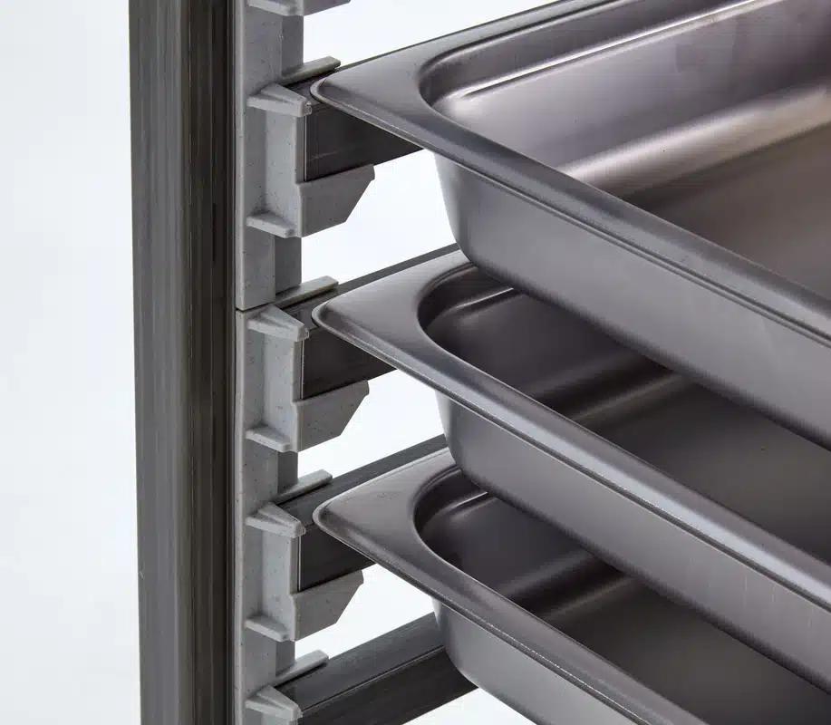 Carrello da servizio - 18×GN 1/1 | Cambro UGNPR11F18480