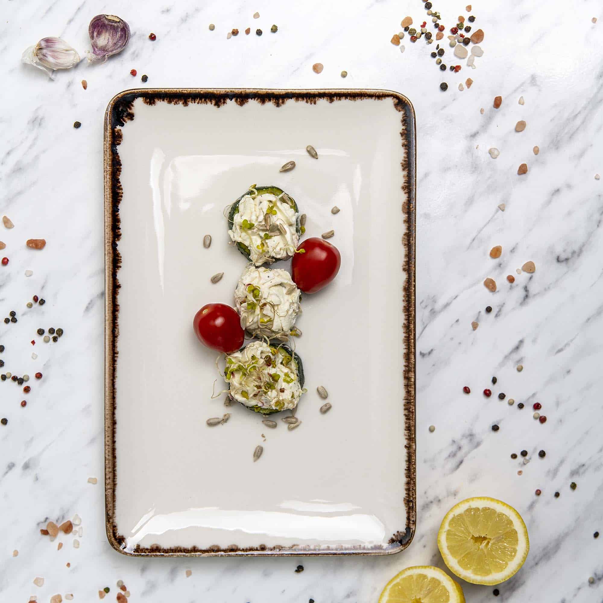 Piatto rettangolare color vaniglia - 300x150 mm | Fine Dine