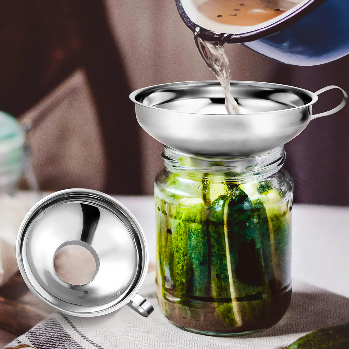 Imbuto in acciaio inox con collo basso e manico - misura L | Gastrokitchen